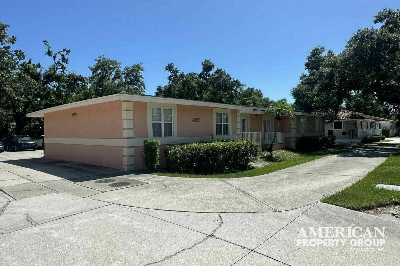 Photo 2 of 2828 Proctor Rd, Sarasota, FL 34231