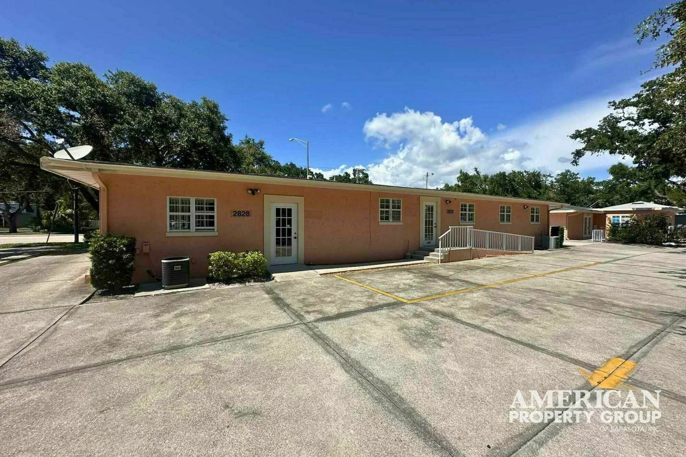 Photo 3 of 2828 Proctor Rd, Sarasota, FL 34231