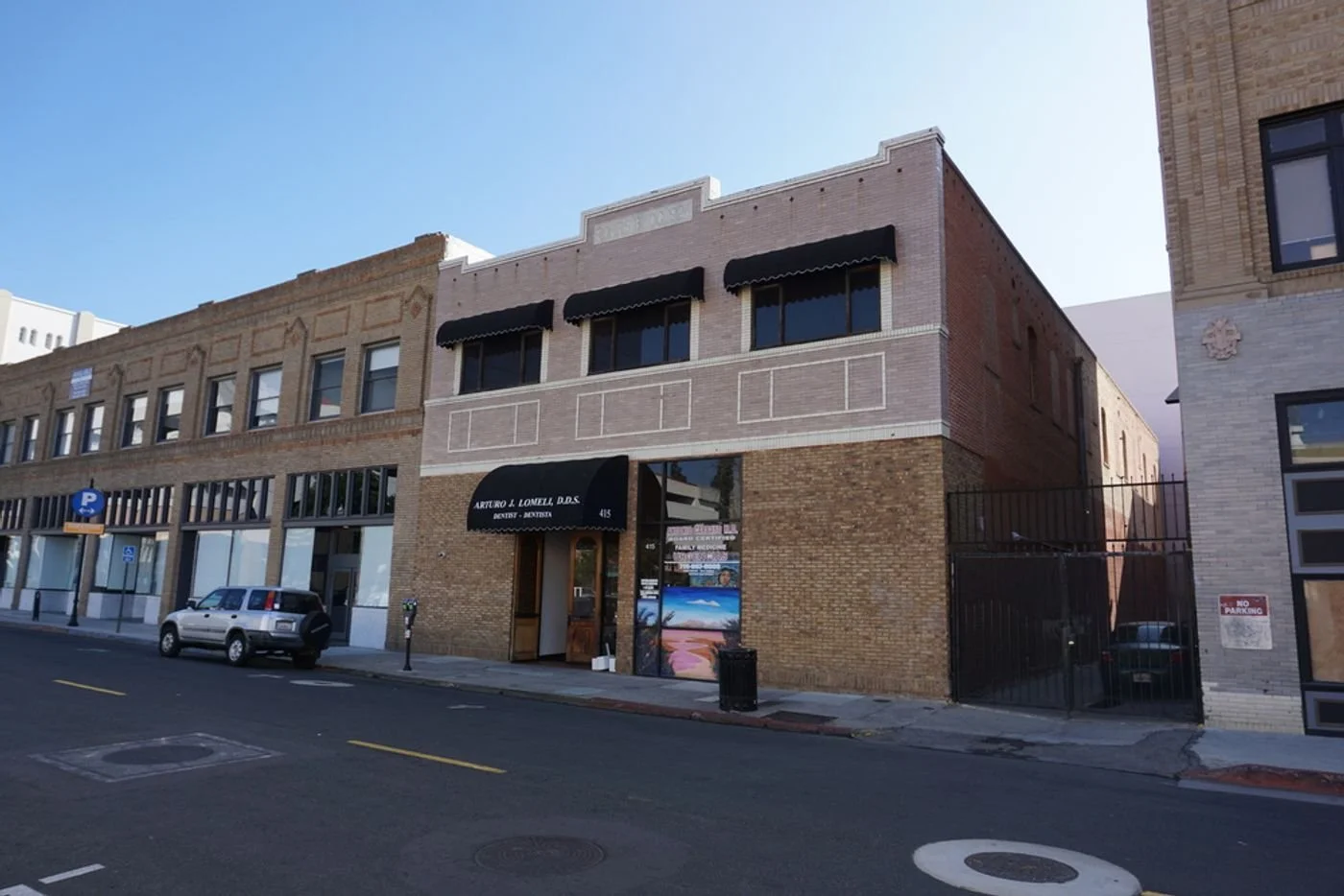 Photo-1 of 415 N Sycamore St, Santa Ana, CA 92701