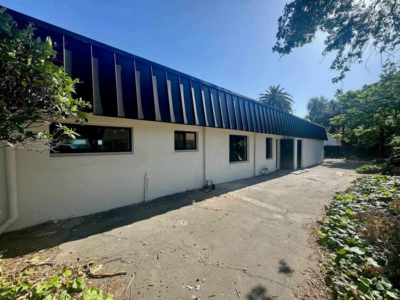 Photo 2 of 5900 Wedgewood Ave, Carmichael, CA 95608