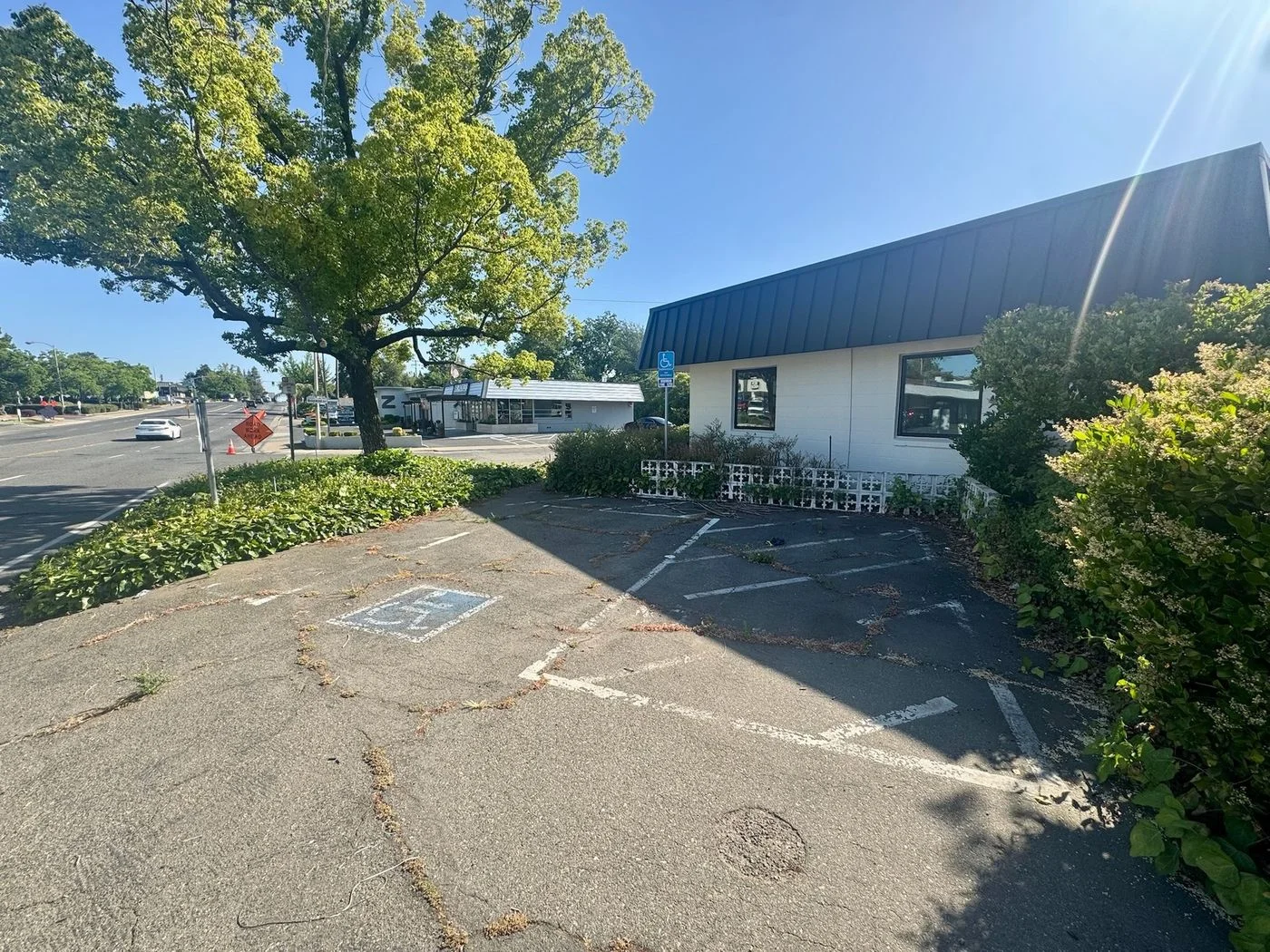 Photo 3 of 5900 Wedgewood Ave, Carmichael, CA 95608