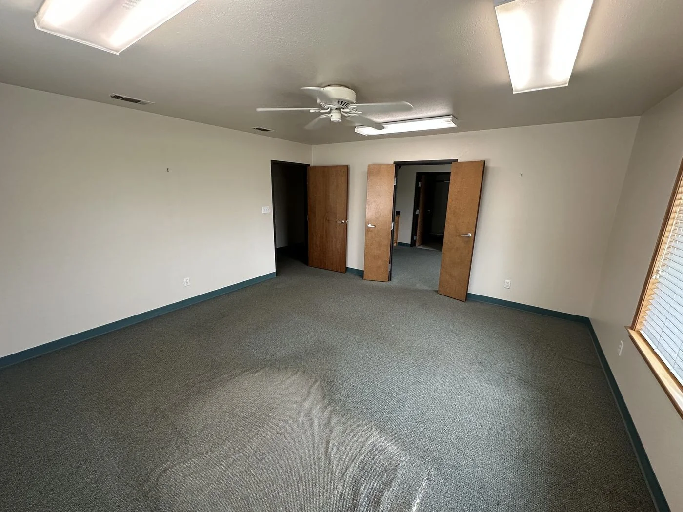 Photo-3 of 1156 N Bonnie Brae St, Denton, TX 76201