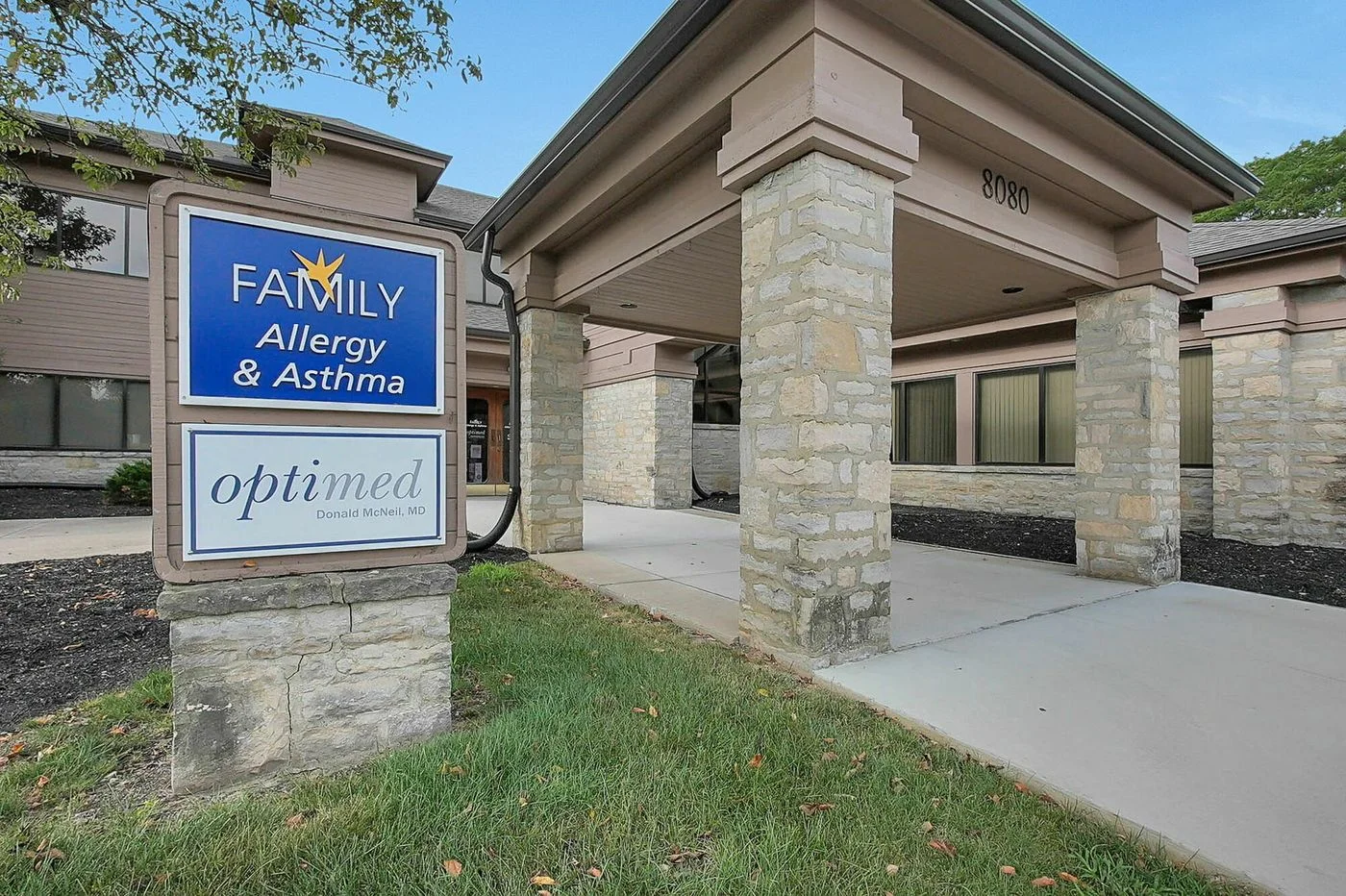 Photo 2 of 8080 Ravines Edge Ct, Columbus, OH 43235