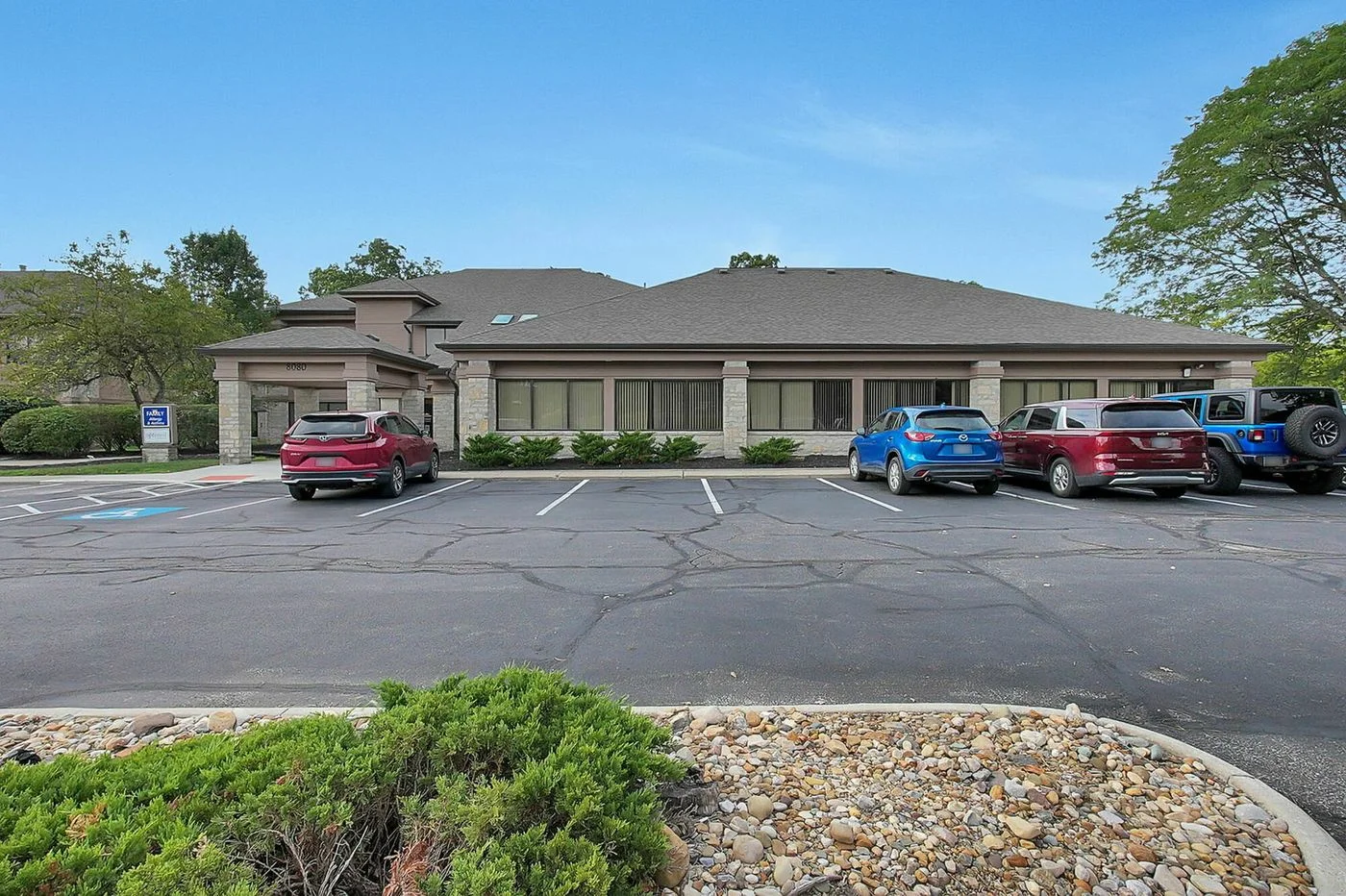 Photo 3 of 8080 Ravines Edge Ct, Columbus, OH 43235