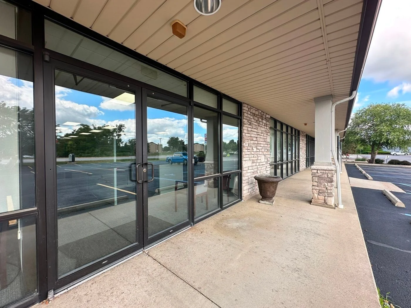 Photo 3 of 7401 Coldwater Rd, Fort Wayne, IN 46825