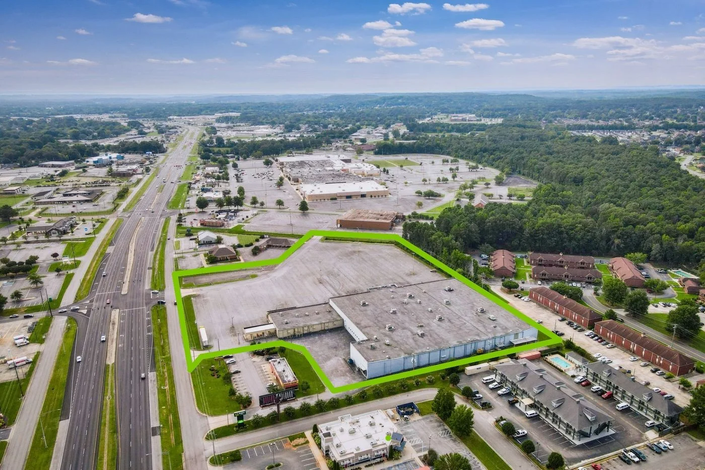 Photo-1 of 2009 Beltline Road SW, Decatur, AL 35603