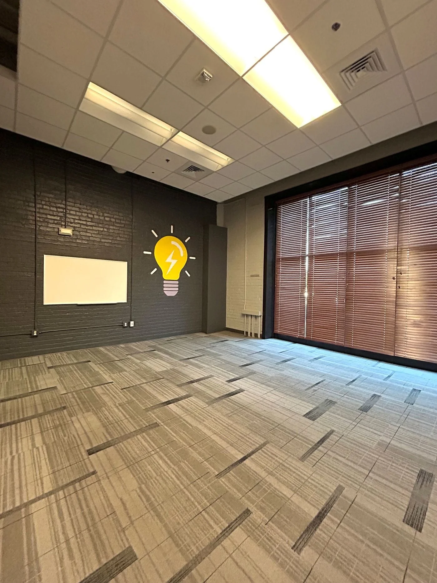 Photo 3 of 238 N Mead St, Wichita, KS 67202