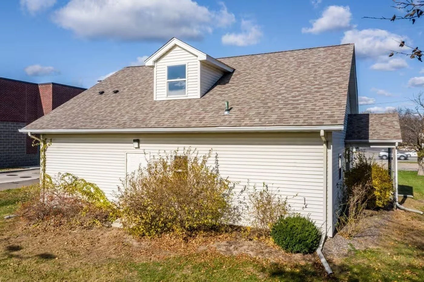 Photo 1 of 3277 West Sterns Road, Lambertville, MI 48144