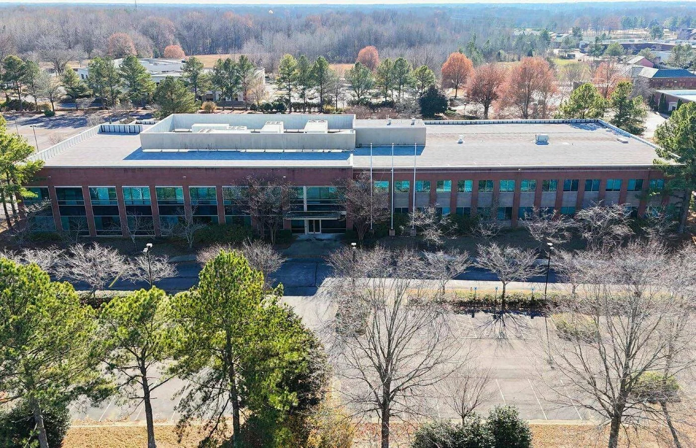 Photo 1 of 3742 Tyndale Dr, Memphis, TN 38125