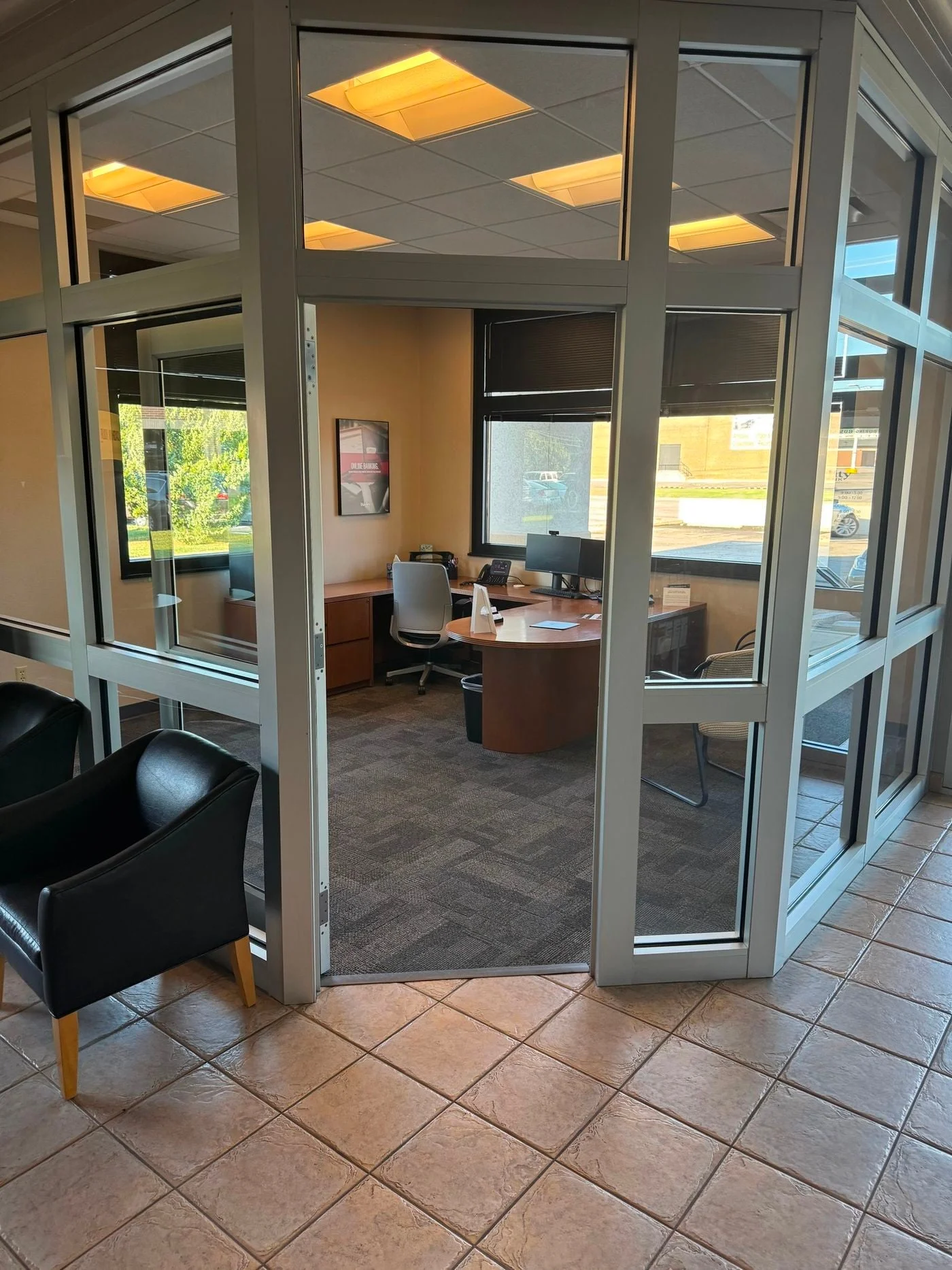 Photo 1 of 1306 N Woodlawn St, Wichita, KS 67208