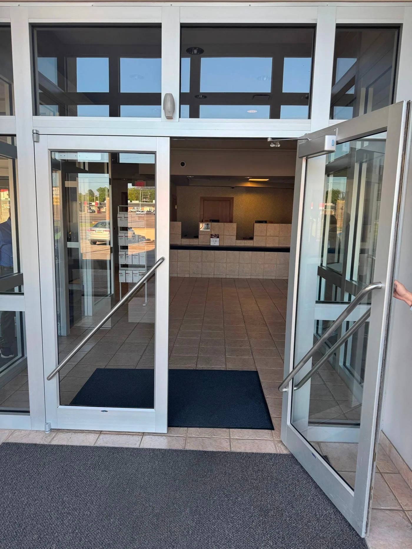 Photo 3 of 1306 N Woodlawn St, Wichita, KS 67208