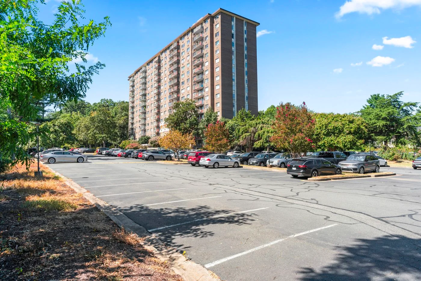 Photo 2 of 2059 Huntington Ave # P108, Alexandria, VA 22303