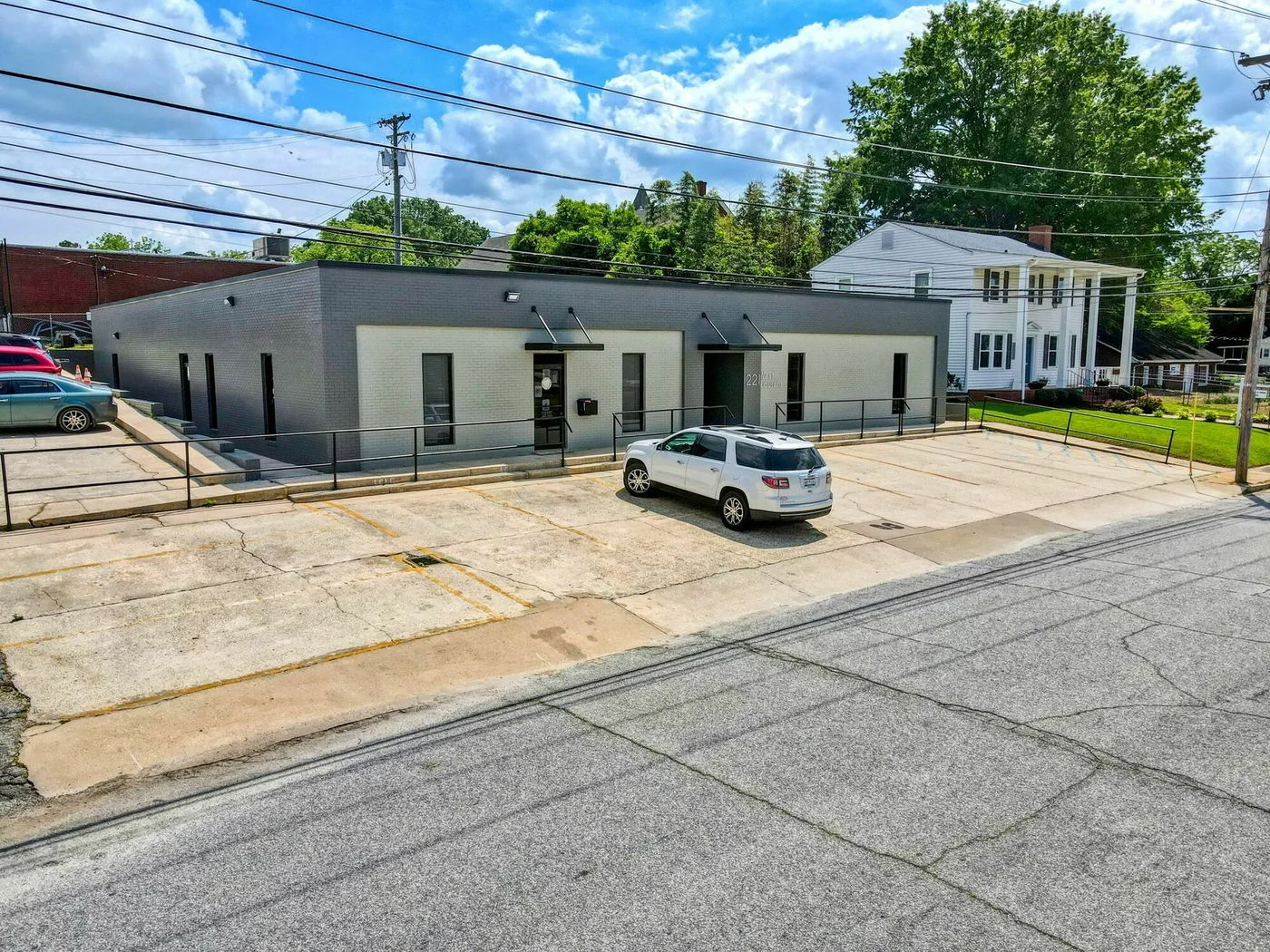 Photo-3 of 221 W Laurens St, Laurens, SC 29360