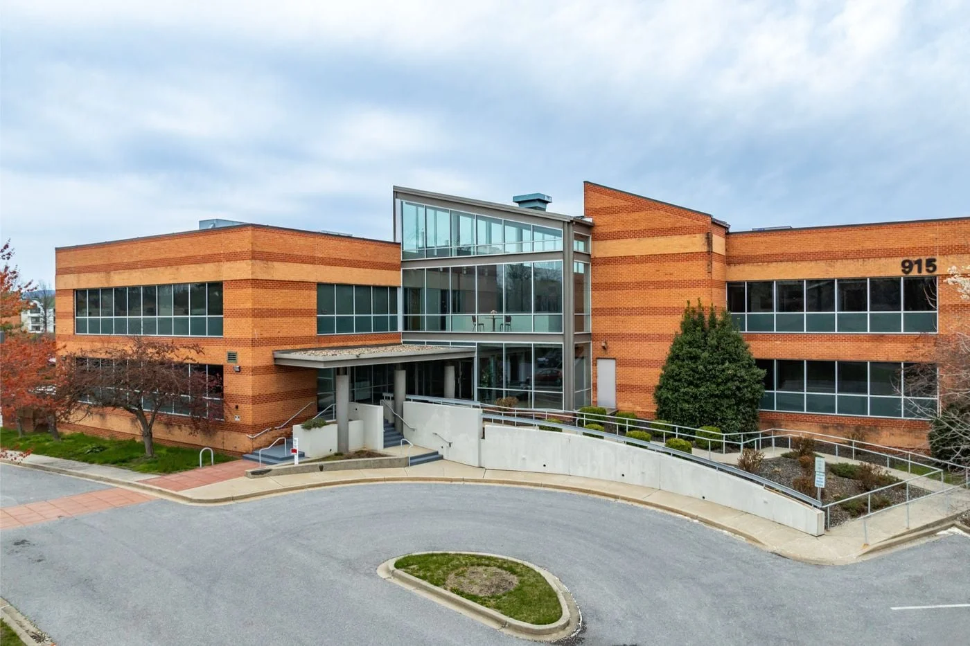 Photo 3 of 915 Toll House Ave, Frederick, MD 21701