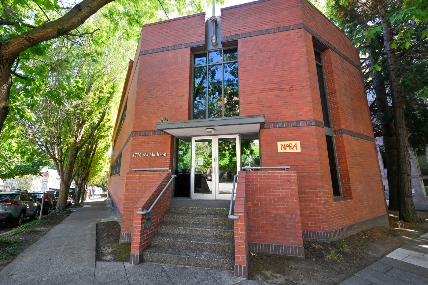 Photo 1 of 1776 SW Madison St, Portland, OR 97205