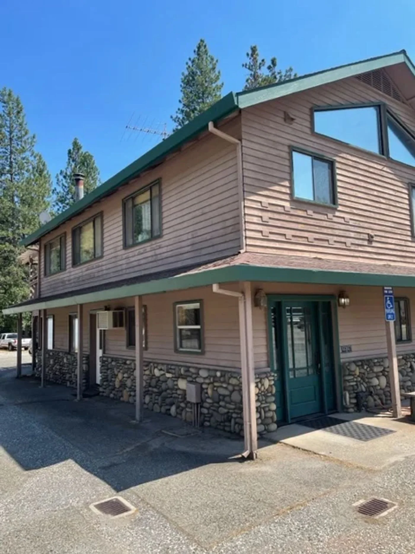 Photo 2 of 11317 E Bennett Rd, Grass Valley, CA 95945