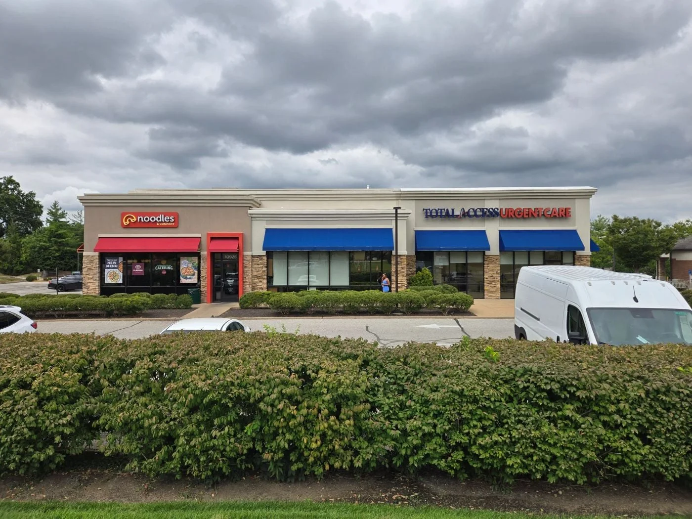 Photo 3 of 10923 Olive Blvd, Saint Louis, MO 63141