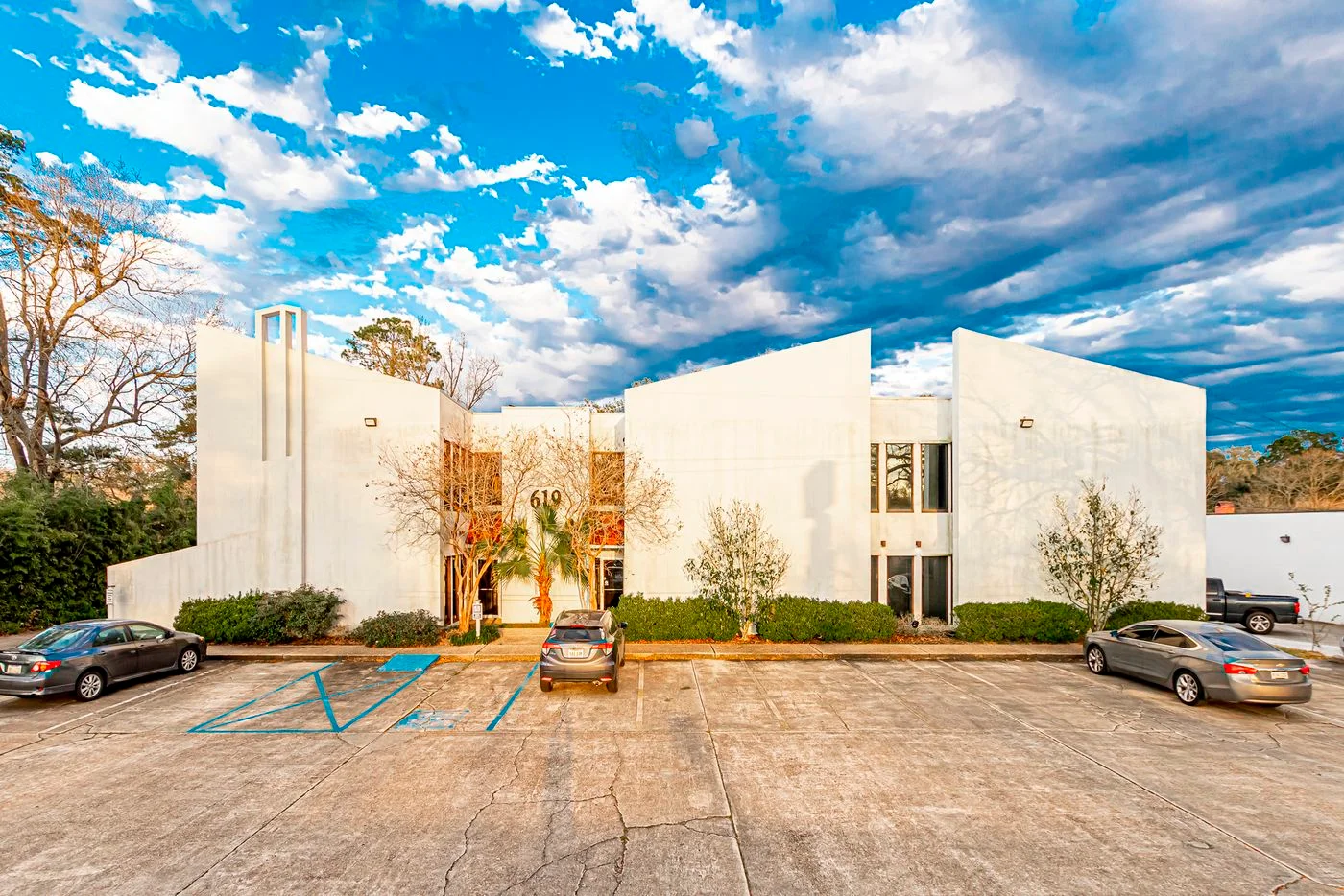 Photo 1 of 619 Jefferson Hwy, Baton Rouge, LA 70806