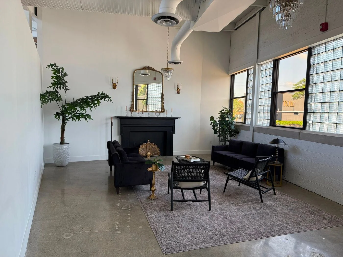 Photo 1 of 600 East Ohio Street, Indianapolis, IN 46202