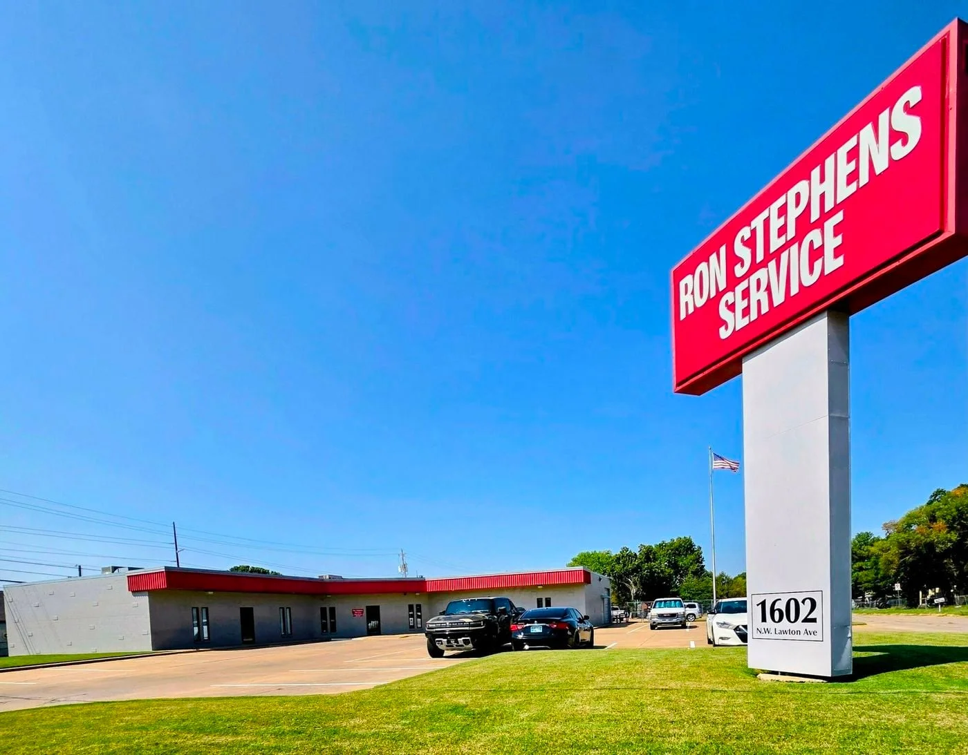 Photo 1 of 1602 NW Lawton Ave, Lawton, OK 73507