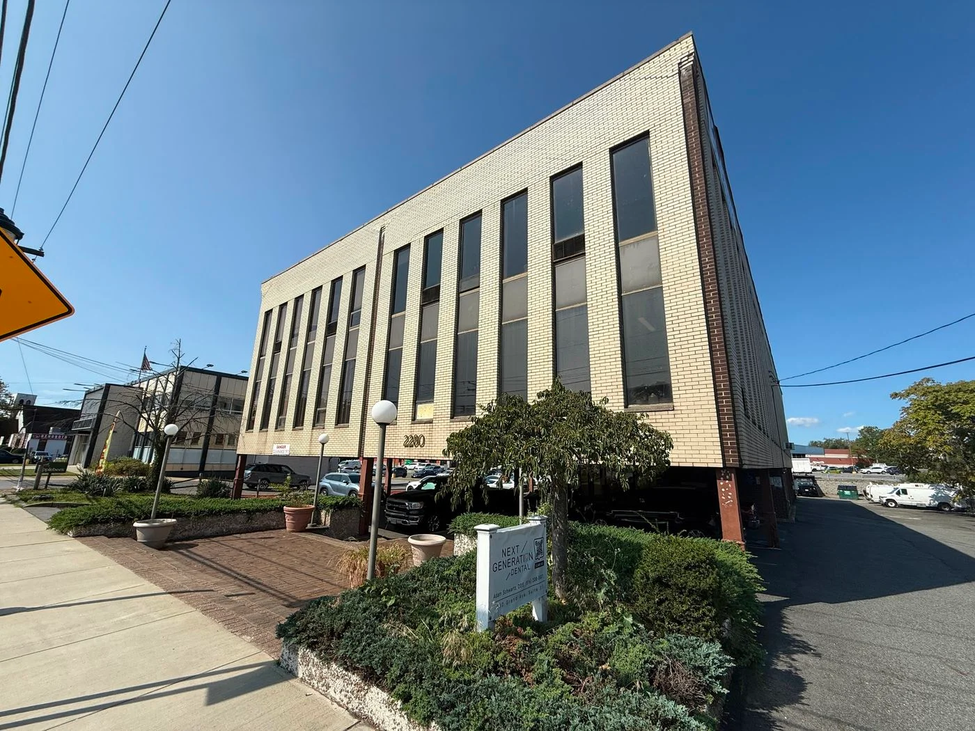 Photo 2 of 2280 Grand Ave, Baldwin, NY 11510