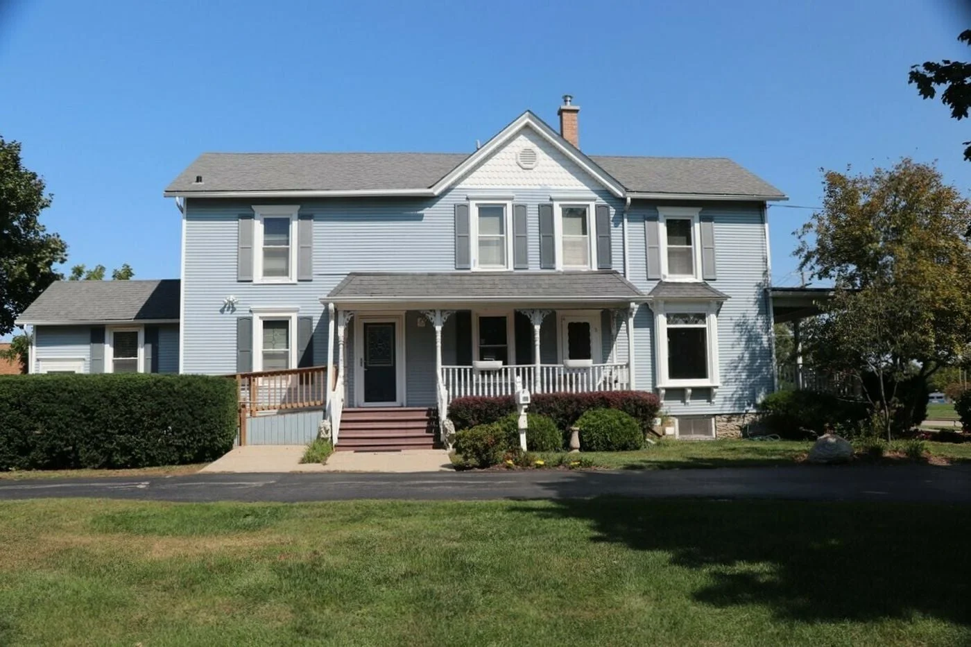 Photo 1 of 108 N Walkup Ave, Crystal Lake, IL 60014