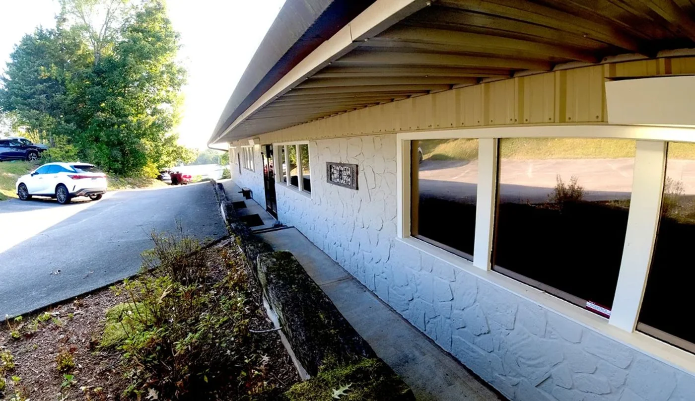 Photo 2 of 3502 Overlook Cir, Knoxville, TN 37909