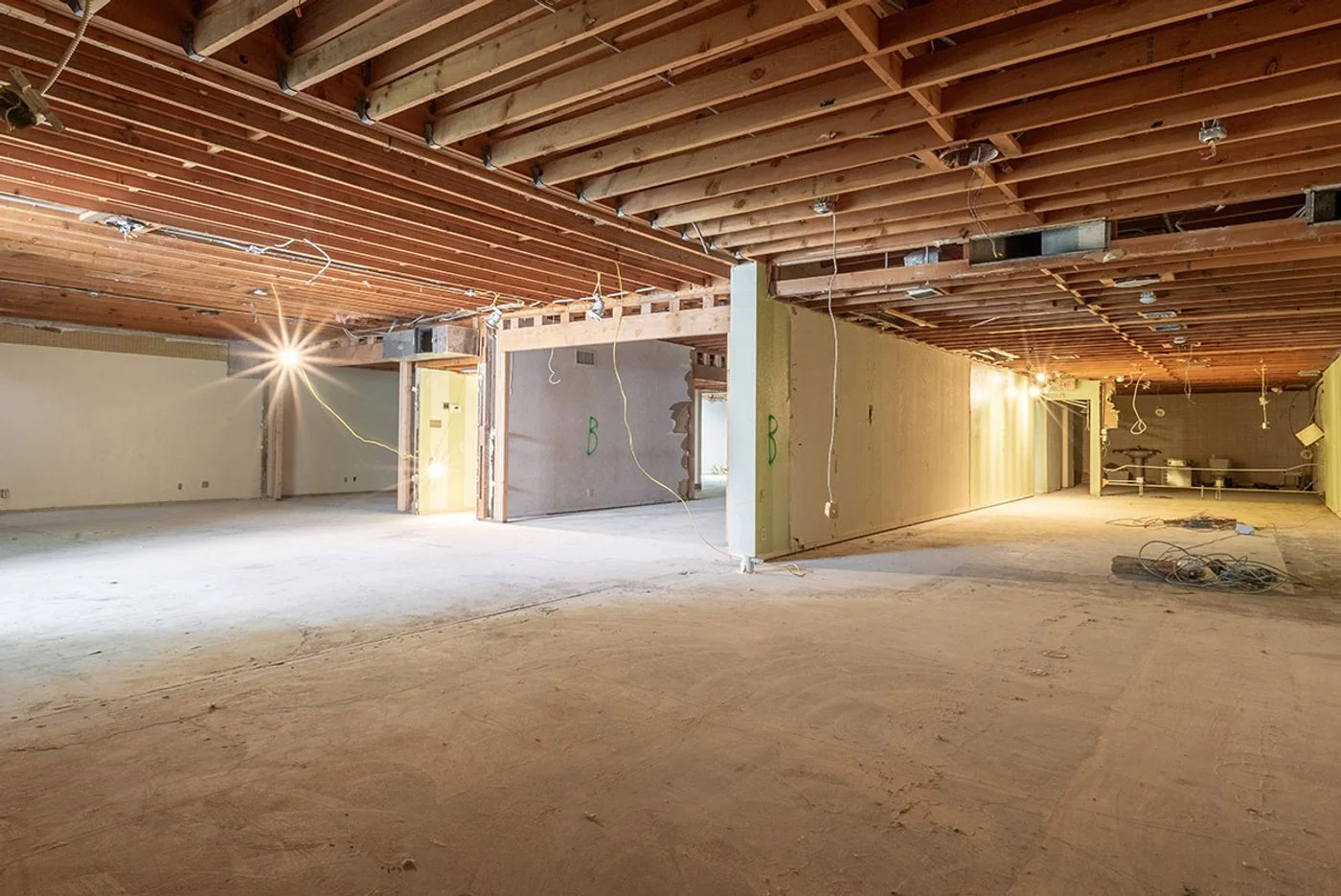 Photo 3 of 320 S 3rd St, Las Vegas, NV 89101