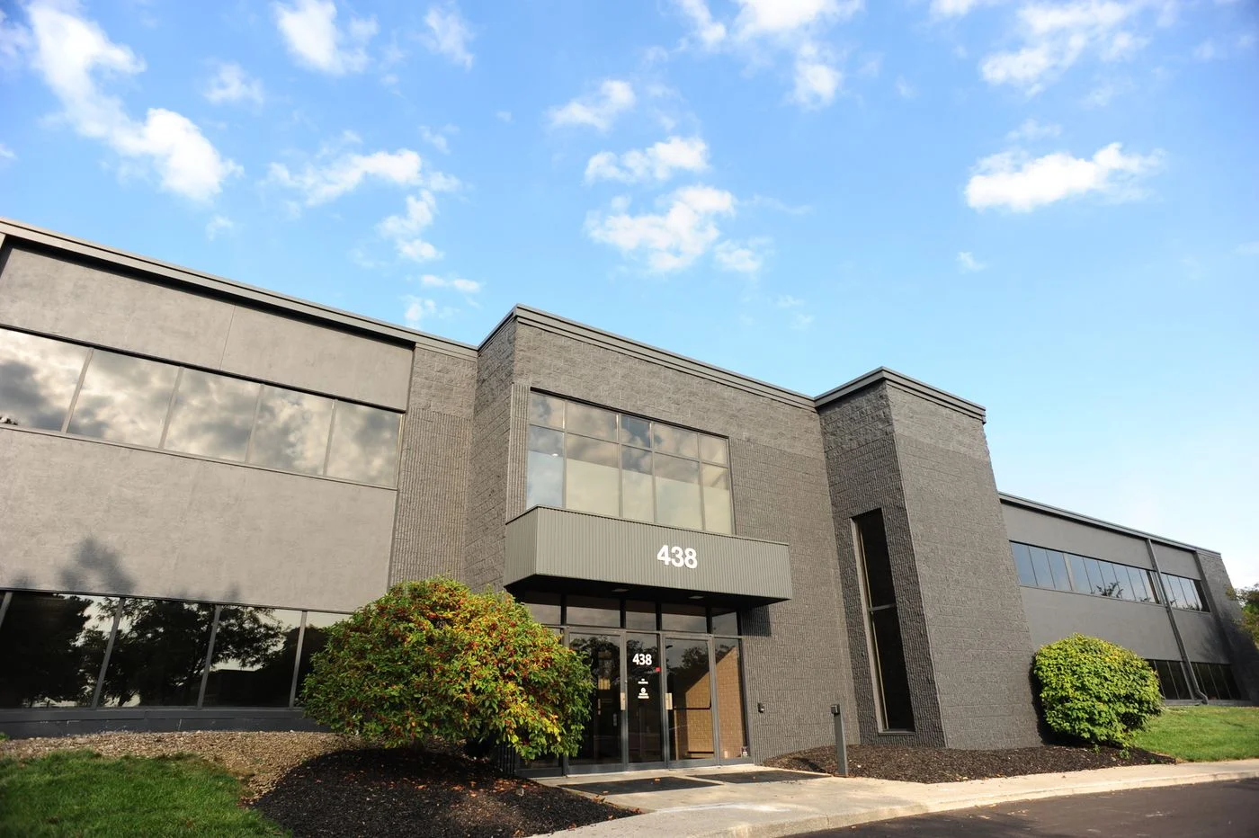 Photo 1 of 438 E Wilson Bridge Rd, Worthington, OH 43085