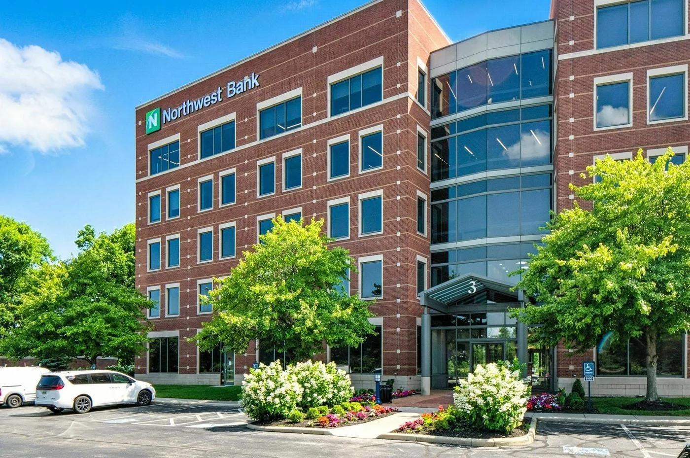 Photo 2 of 3 Easton Oval, Columbus, OH 43219