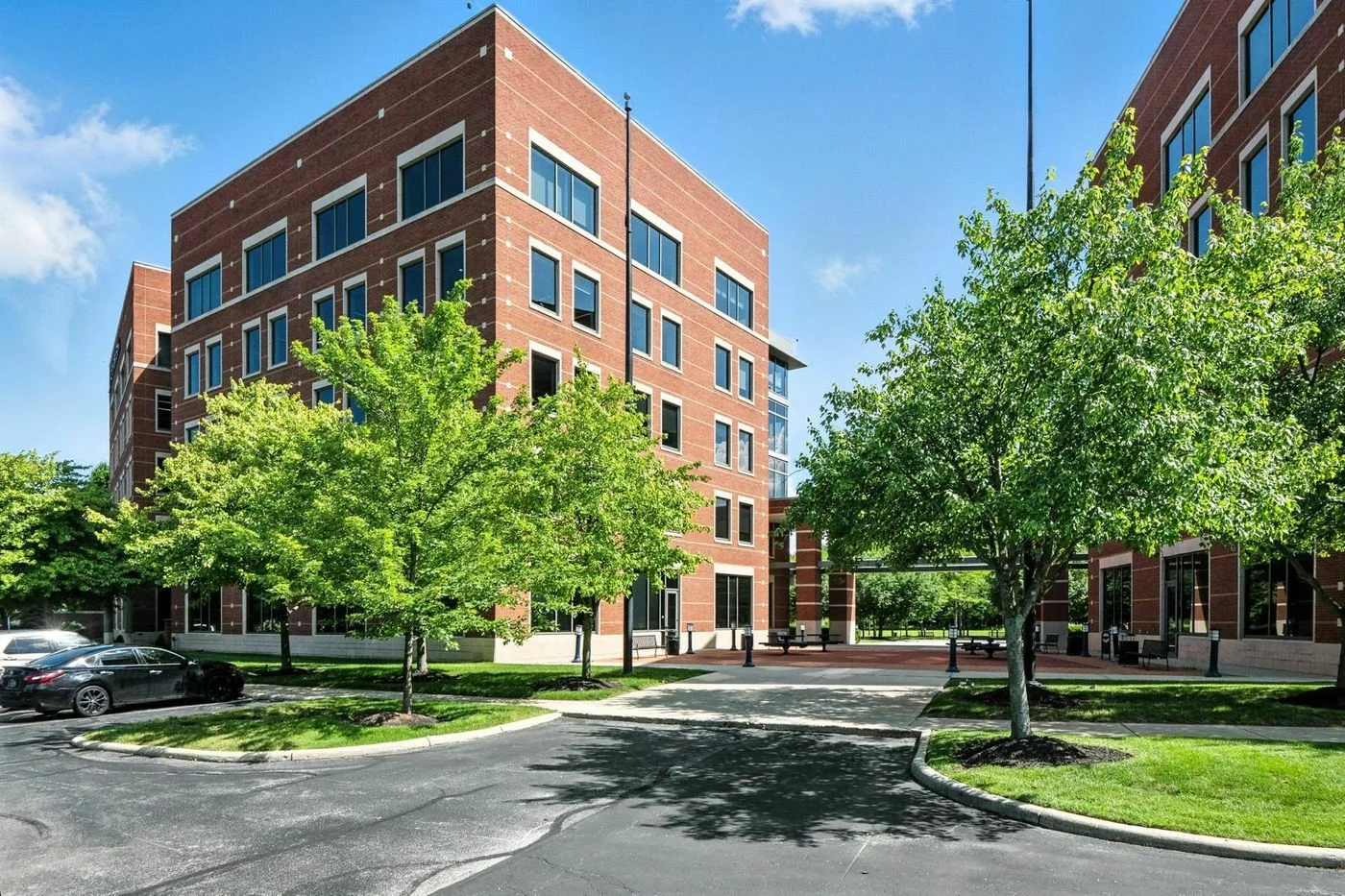 Photo 3 of 3 Easton Oval, Columbus, OH 43219