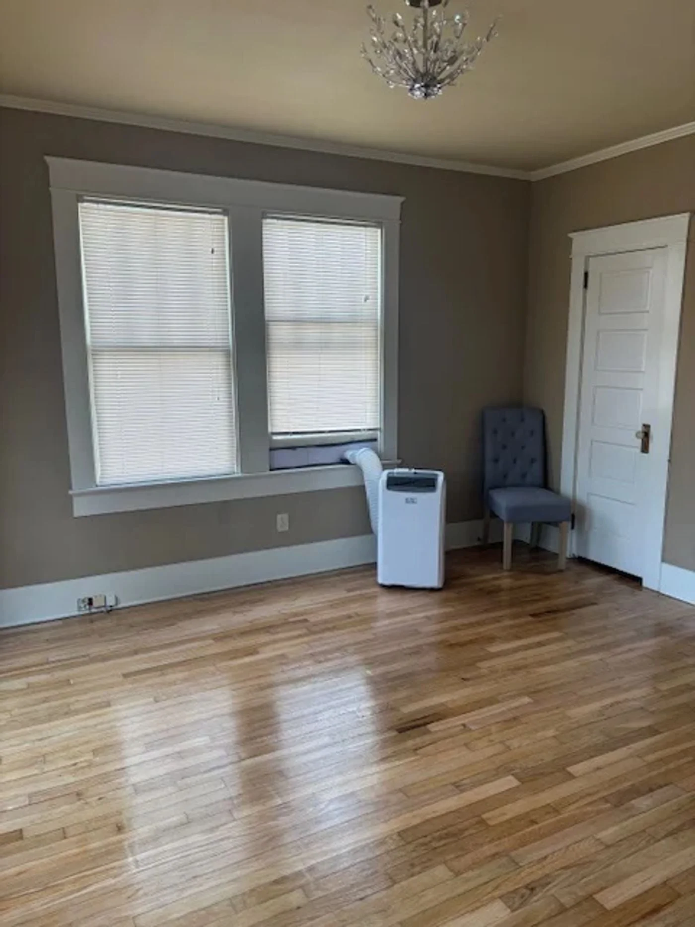 Photo 1 of 335 S Acadian Thruway, Baton Rouge, LA 70806