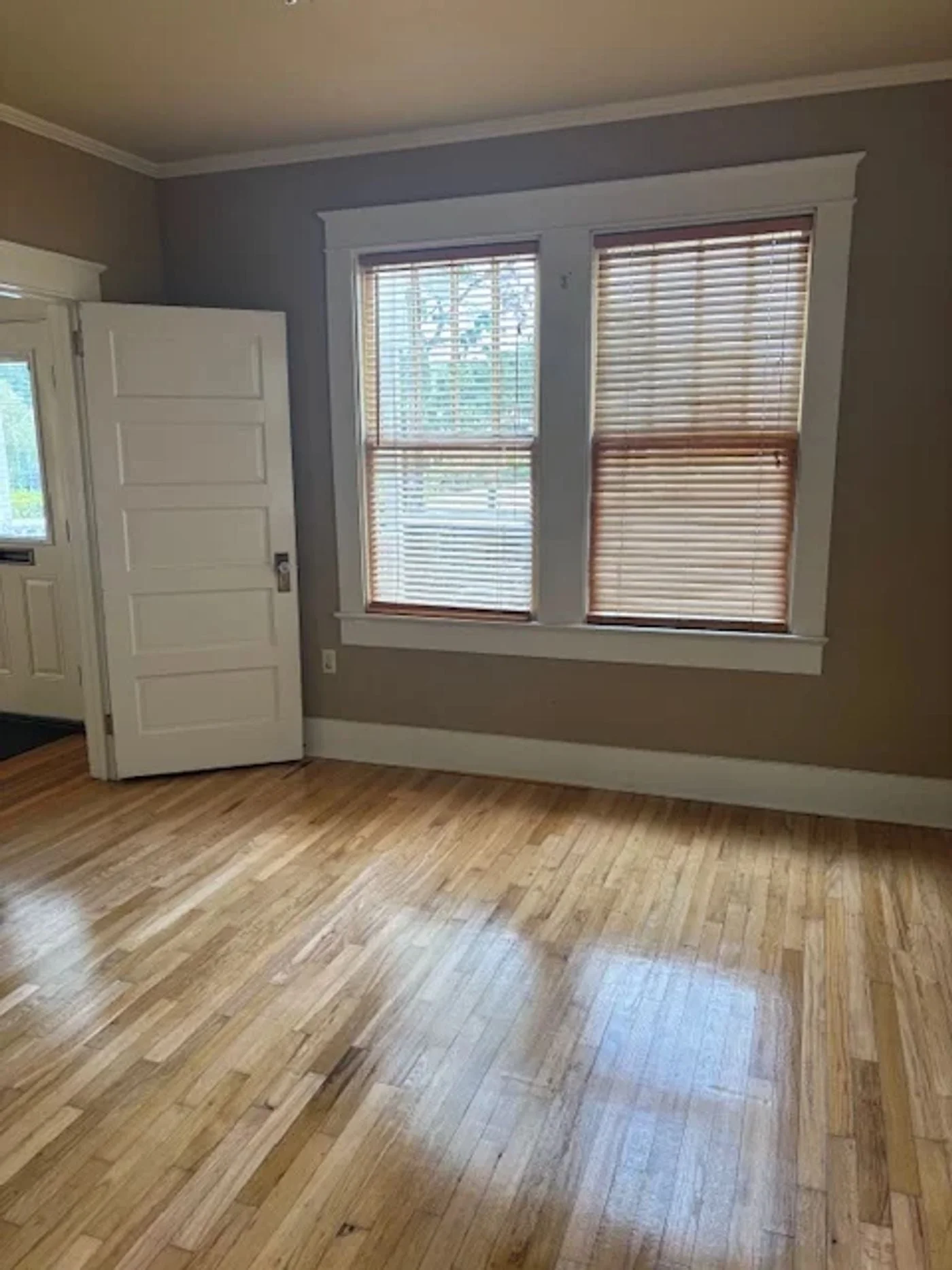 Photo 2 of 335 S Acadian Thruway, Baton Rouge, LA 70806