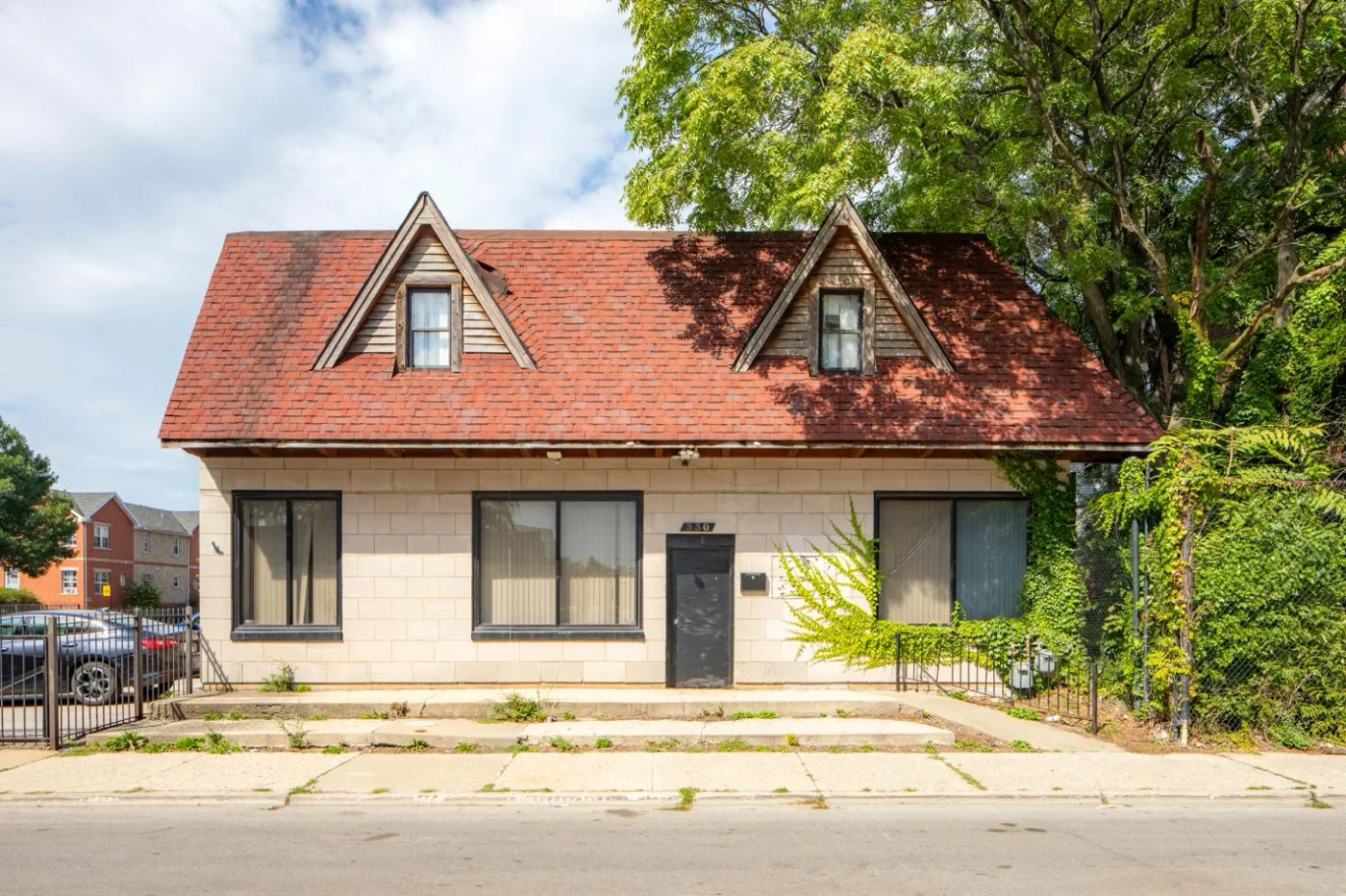 Photo 2 of 3656 S King Dr, Chicago, IL 60653