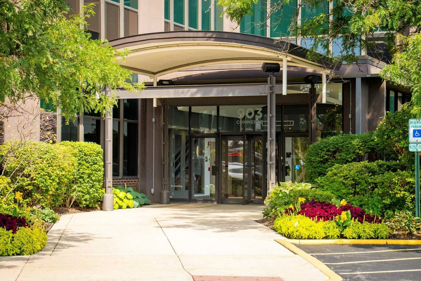 Photo 2 of 903 Commerce Dr, Oak Brook, IL 60523