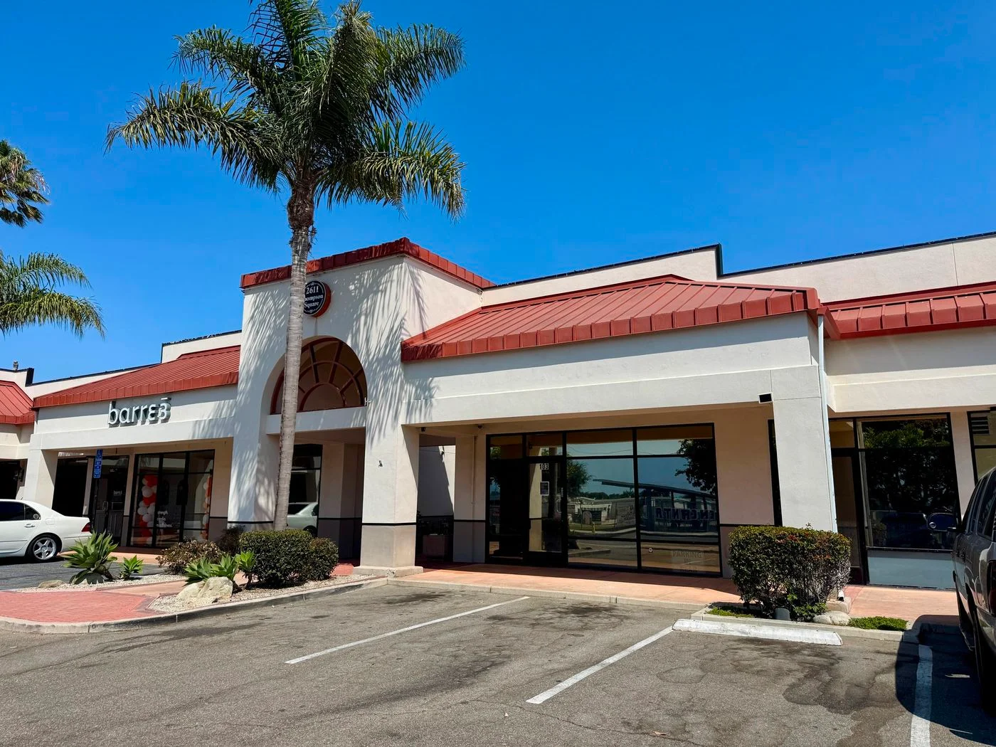 Photo 2 of 2611 E Thompson Blvd, Ventura, CA 93003