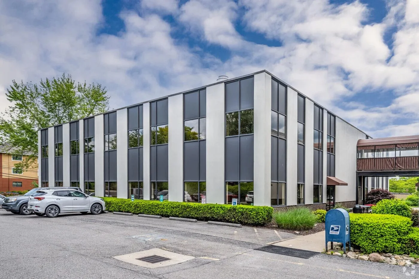 Photo 1 of 600 N Bell Ave, Carnegie, PA 15106