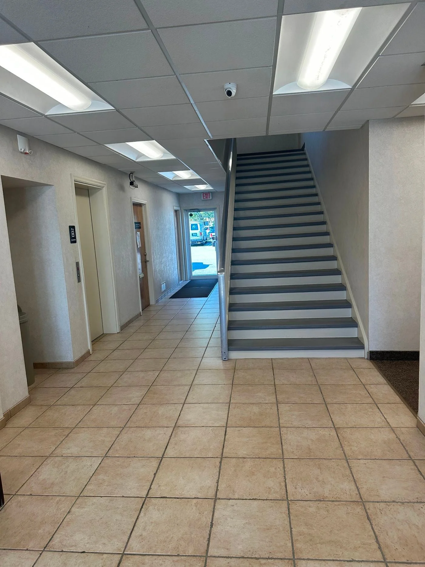 Photo 3 of 31 Oak St, Patchogue, NY 11772