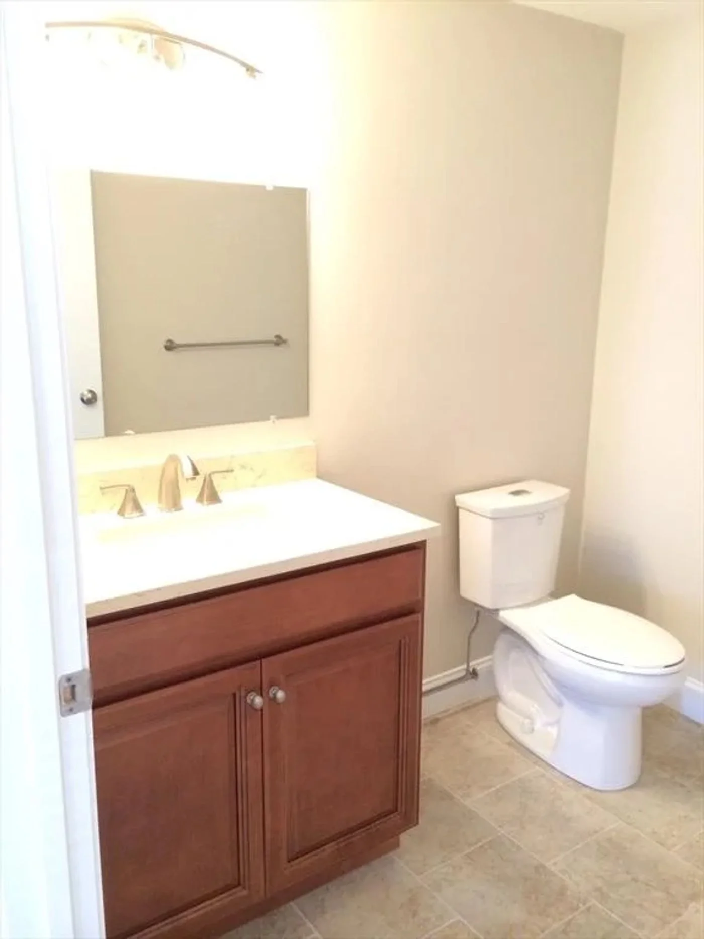 Photo 3 of 17 Pratt St, Mansfield, MA 02048