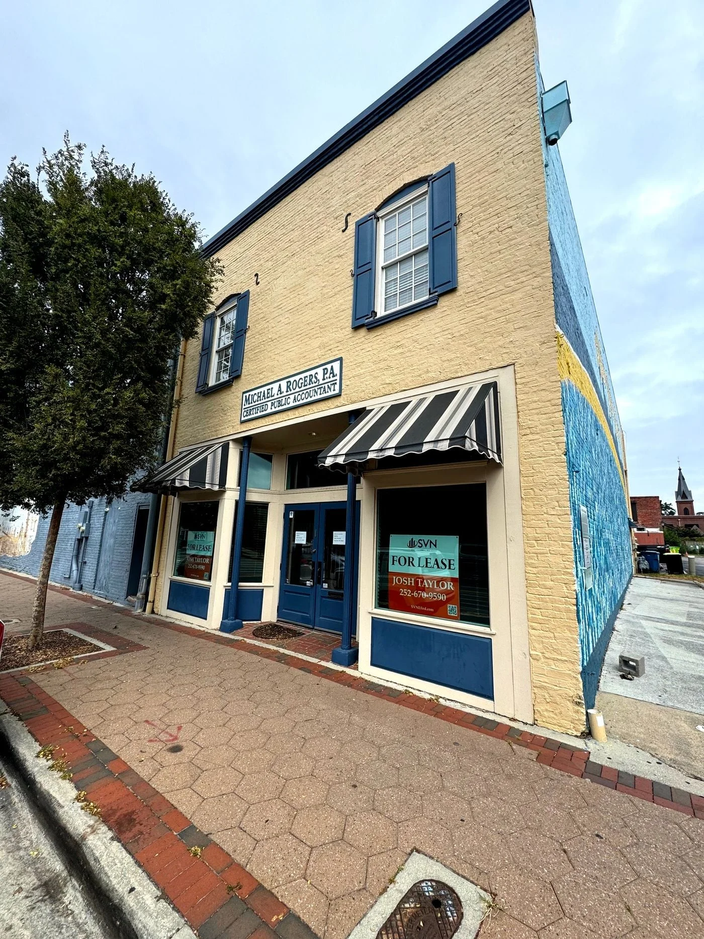 Photo 1 of 328 S Front St, New Bern, NC 28560