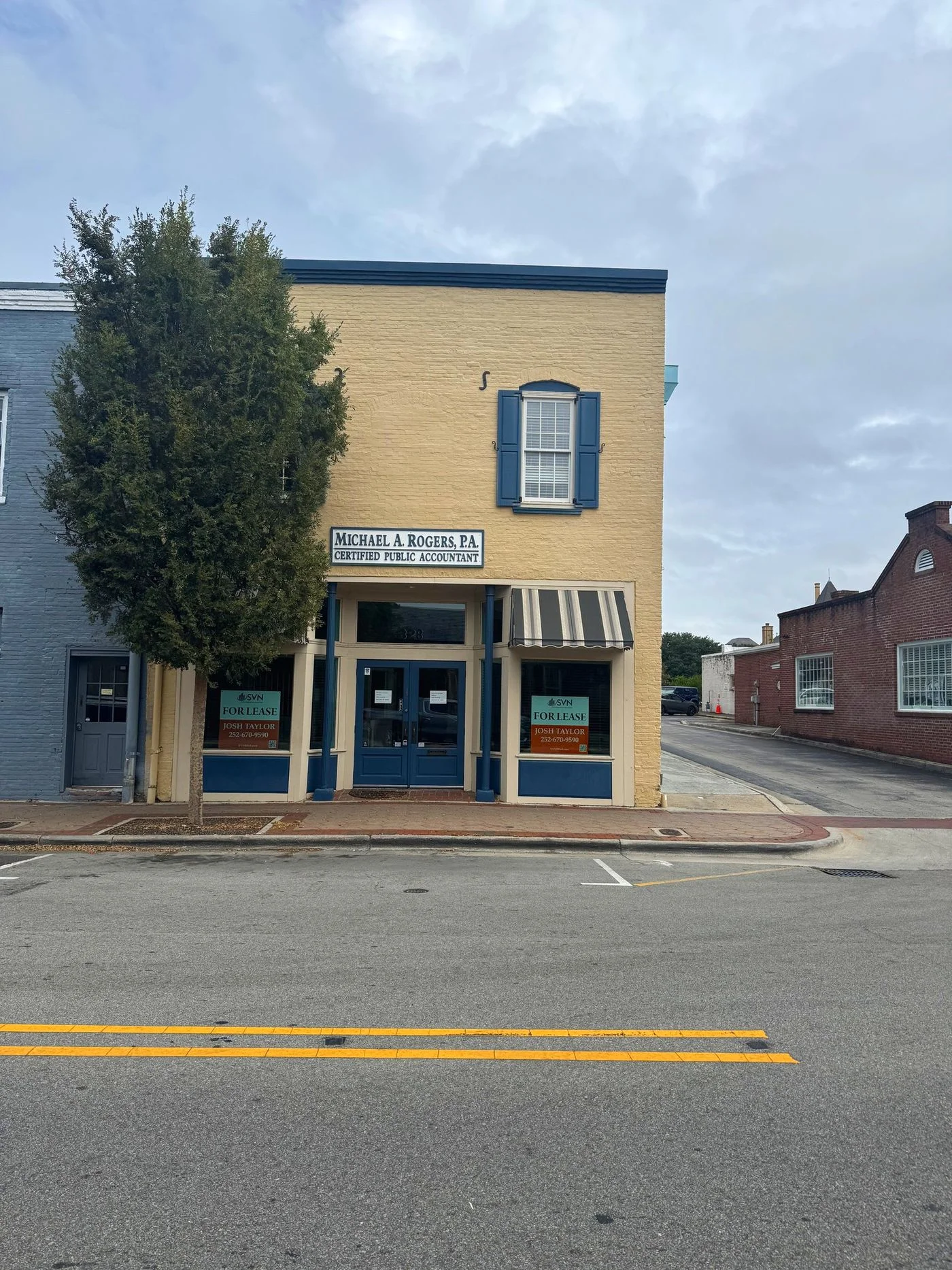 Photo 2 of 328 S Front St, New Bern, NC 28560