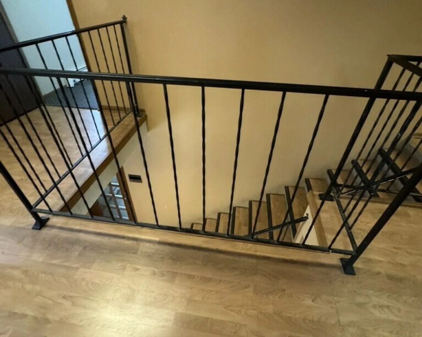 Photo 3 of 1102 S Washington St, Bismarck, ND 58504