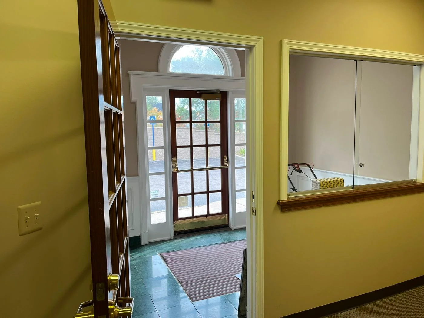 Photo 2 of 27332 Woodward Avenue, Royal Oak, MI 48067