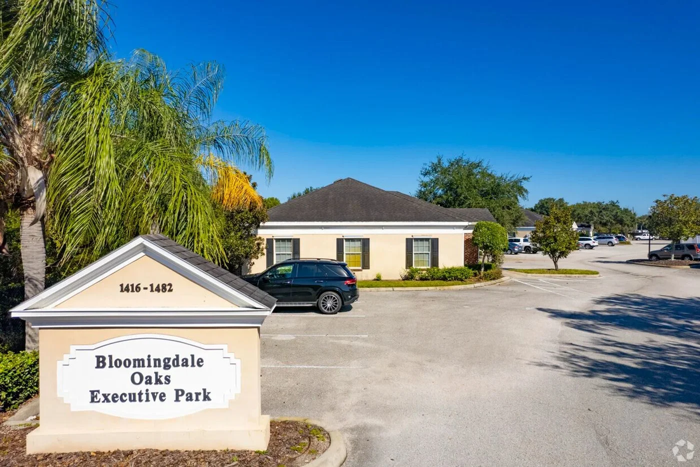 Photo 3 of 1422 Bloomingdale Ave, Valrico, FL 33596