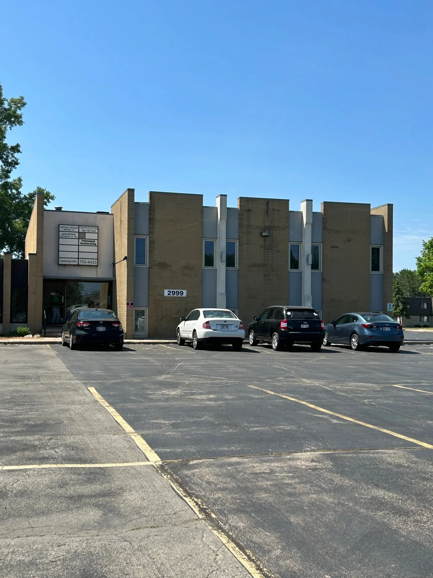 Photo-2 of 2999 W Spencer St, Appleton, WI 54914