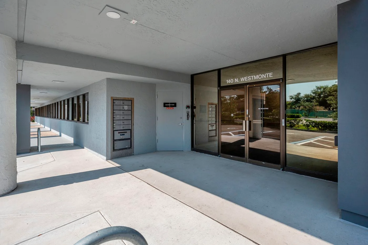 Photo-2 of 140 North Westmonte Drive, Altamonte Springs, FL 32714