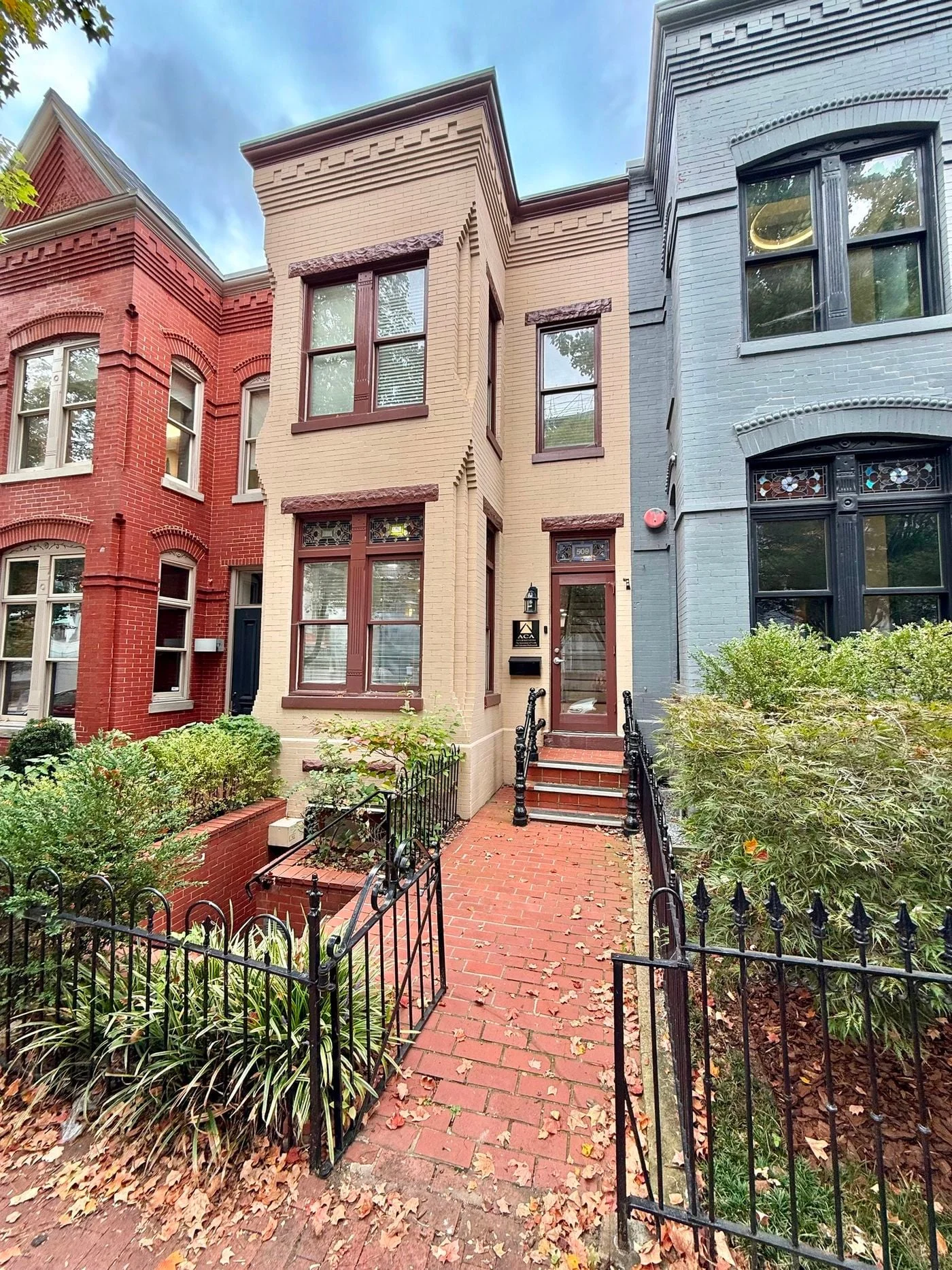 Photo 1 of 509 2nd St NE, Washington, DC 20002