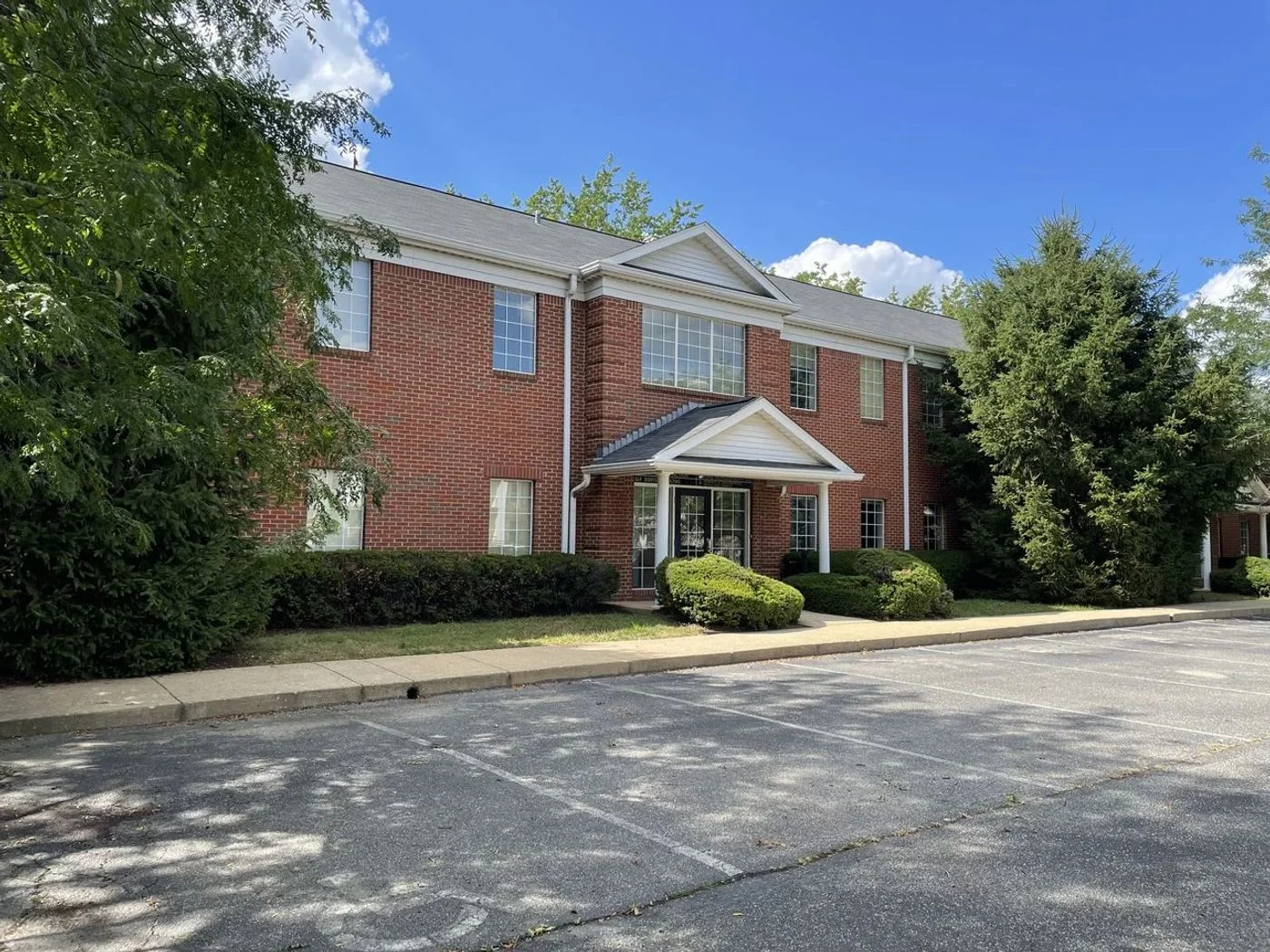 Photo 2 of 10629 Henning Way, Louisville, KY 40241