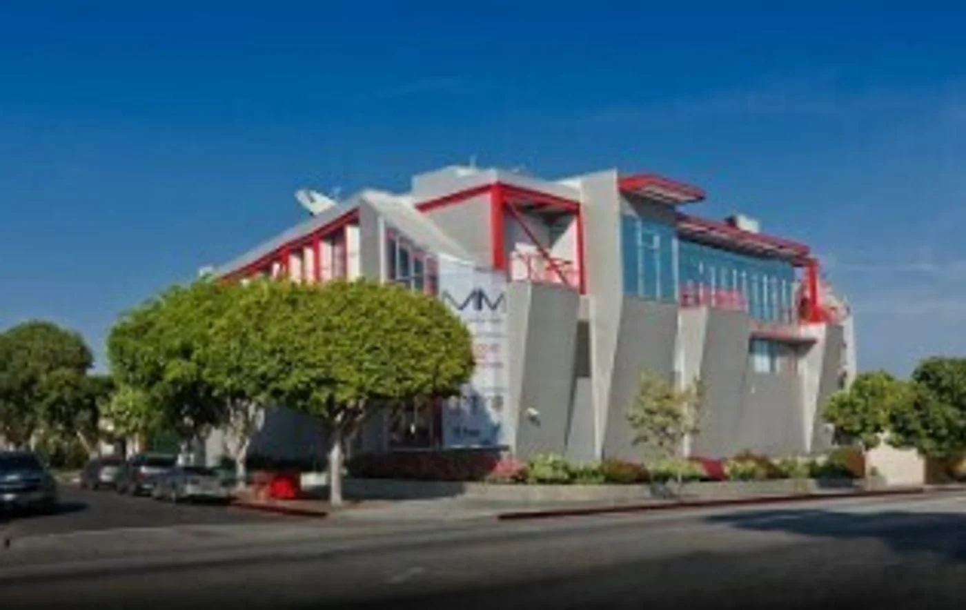 Photo 1 of 4975 W Pico Blvd, Los Angeles, CA 90019