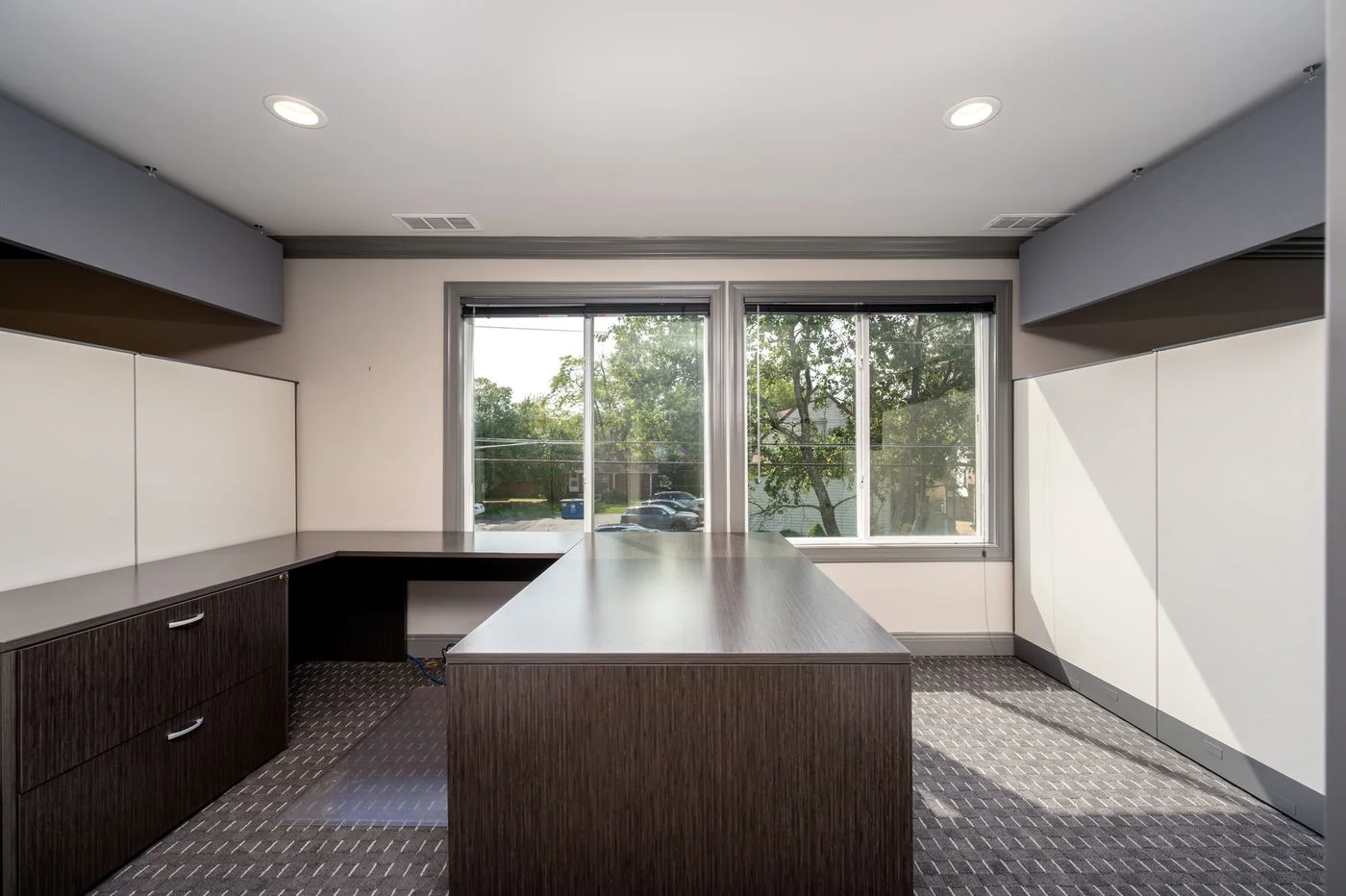 Photo 3 of 27 Old Solomons Island Road, Annapolis, MD 21401